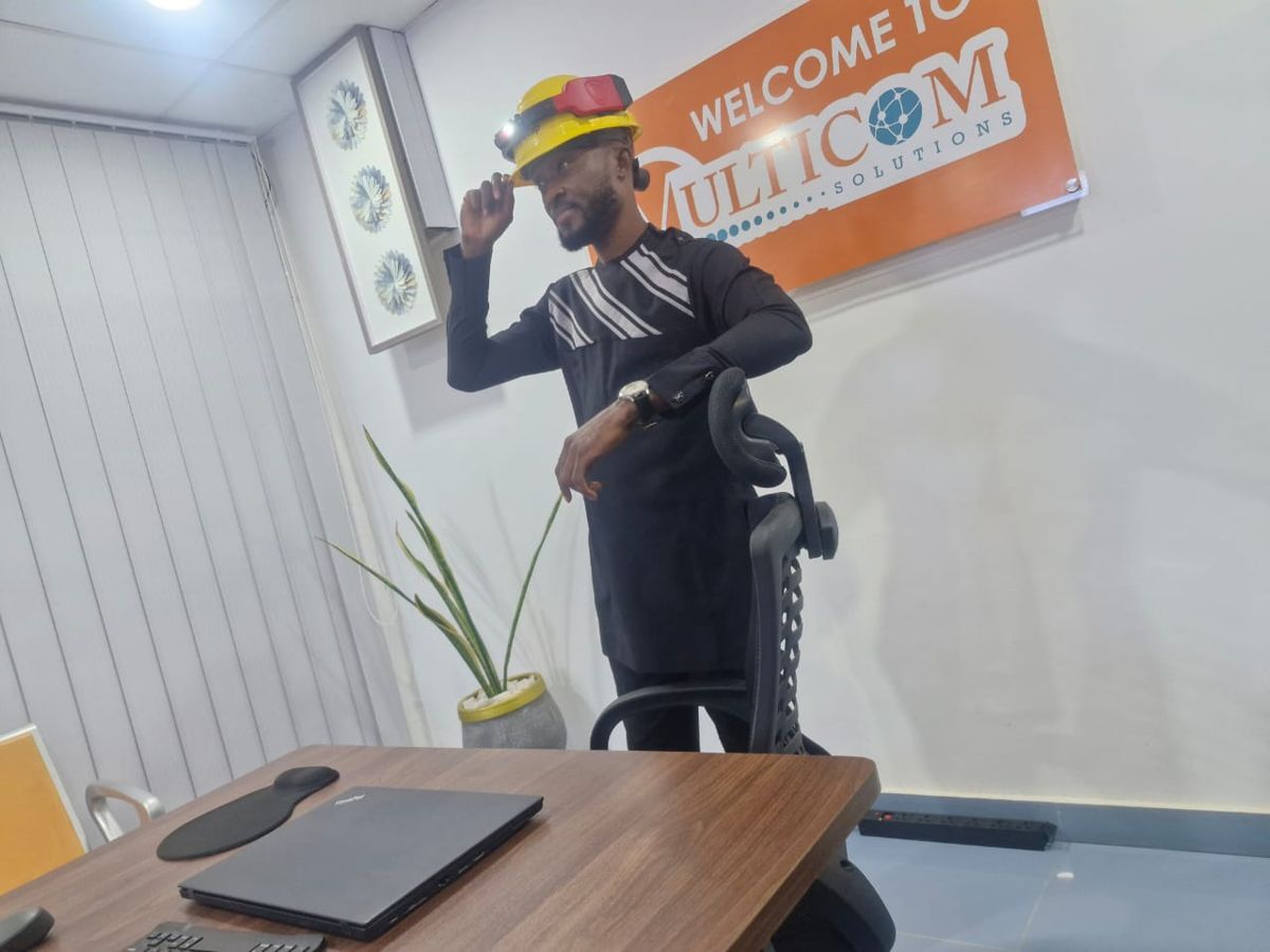 William Abri testing a connected safety helmet